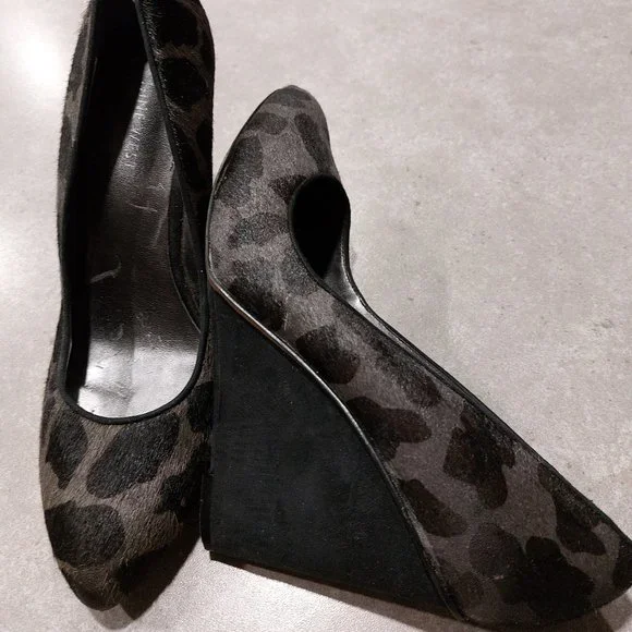 NINE WEST Women's Leopard Calf Hair Print Wedge - Grey & Black - Size 8M - Picture 1 of 11